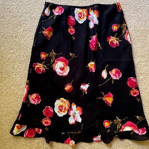 moda italiana flowy flower lined  skirt size12